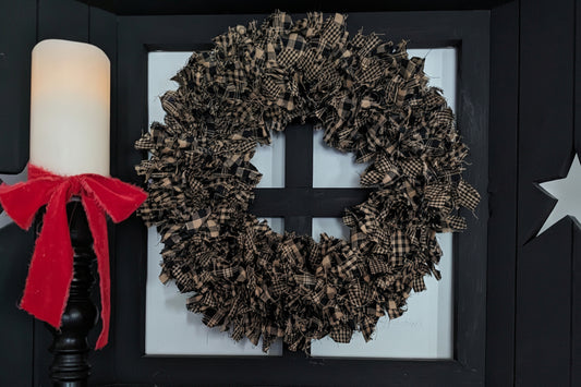 14" Homespun rag Wreath Black & Tan